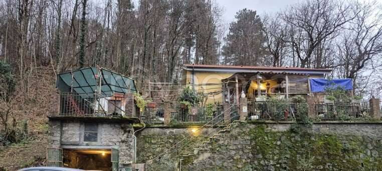 casa indipendente in vendita a Castiglione Chiavarese