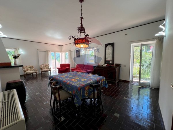 casa indipendente in vendita a Castiglione Chiavarese