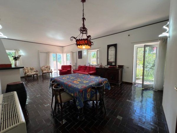 casa indipendente in vendita a Castiglione Chiavarese