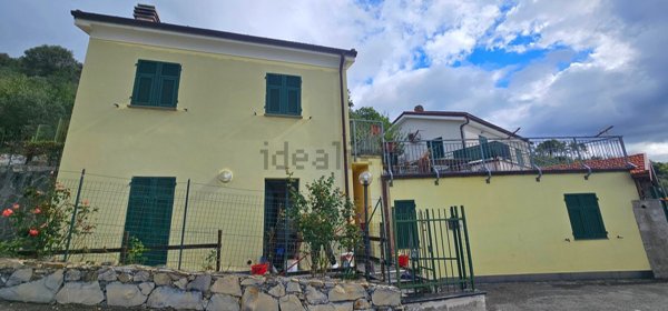 appartamento in vendita a Castiglione Chiavarese