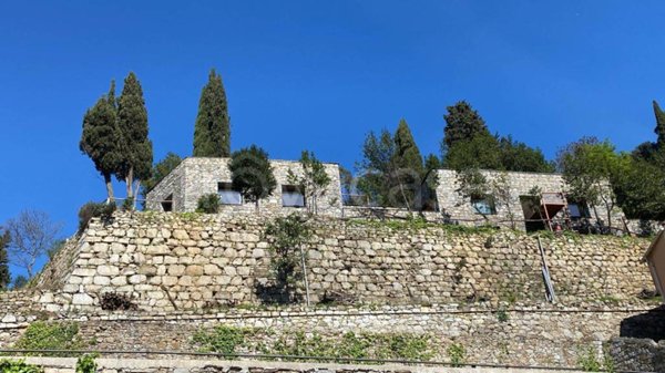 casa indipendente in vendita a Castiglione Chiavarese