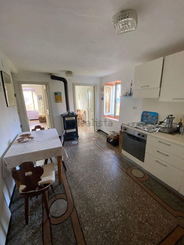 appartamento in vendita a Castiglione Chiavarese