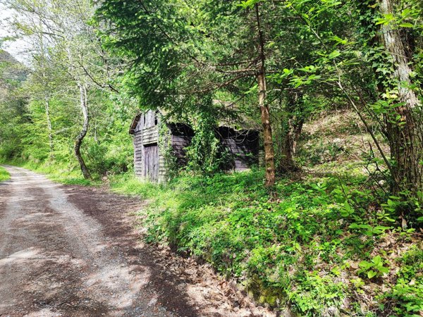 locale di sgombero in vendita a Castiglione Chiavarese