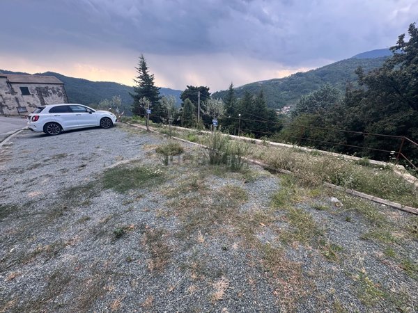 ufficio in vendita a Castiglione Chiavarese in zona Velva