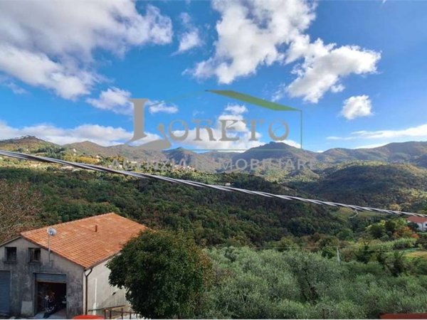 appartamento in vendita a Castiglione Chiavarese