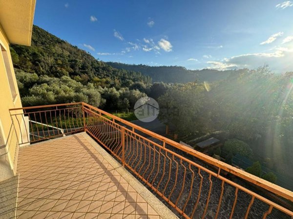 appartamento in vendita a Castiglione Chiavarese in zona Masso