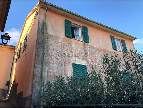 appartamento in vendita a Castiglione Chiavarese in zona Campegli