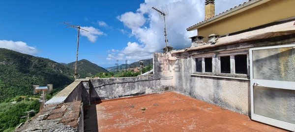 appartamento in vendita a Castiglione Chiavarese