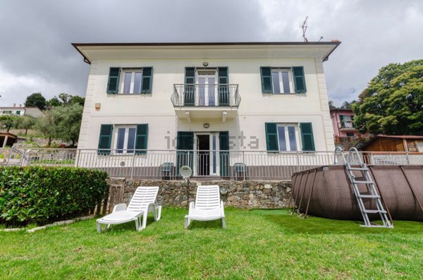 casa indipendente in vendita a Castiglione Chiavarese