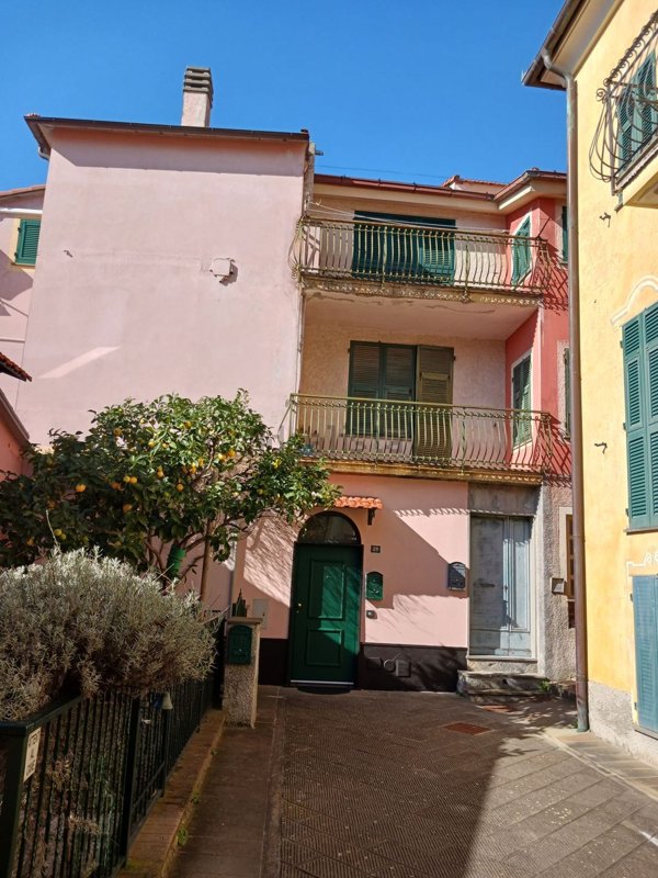 appartamento in vendita a Castiglione Chiavarese in zona Masso