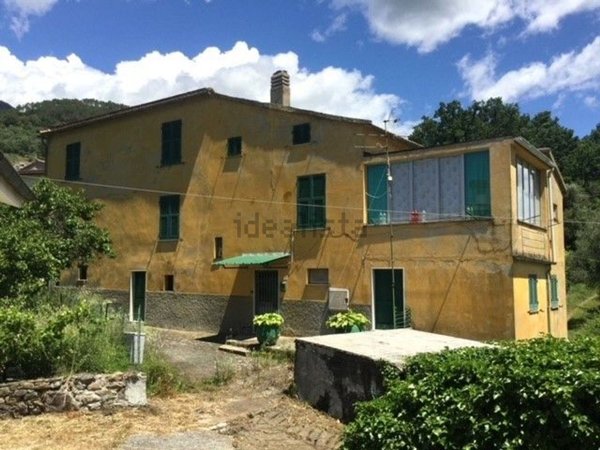 casa indipendente in vendita a Castiglione Chiavarese