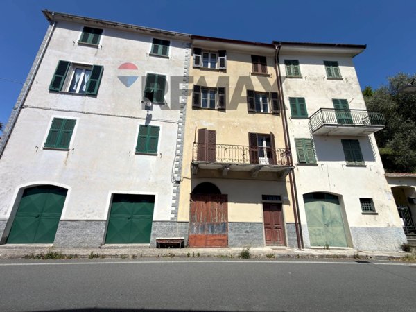 casa indipendente in vendita a Castiglione Chiavarese in zona Missano