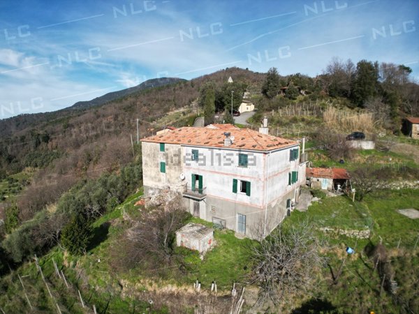 casa indipendente in vendita a Castiglione Chiavarese in zona Missano
