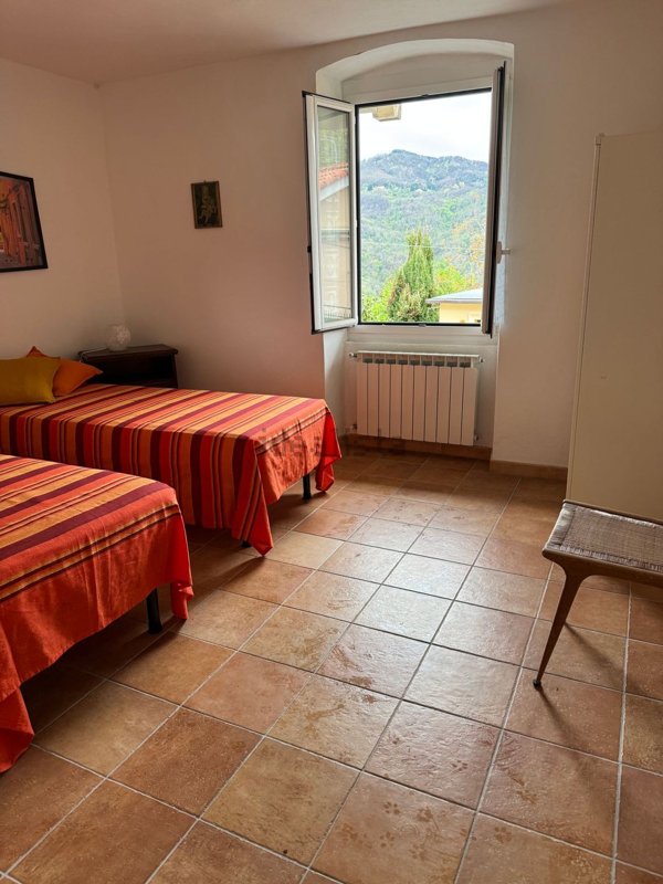 appartamento in vendita a Castiglione Chiavarese in zona Velva
