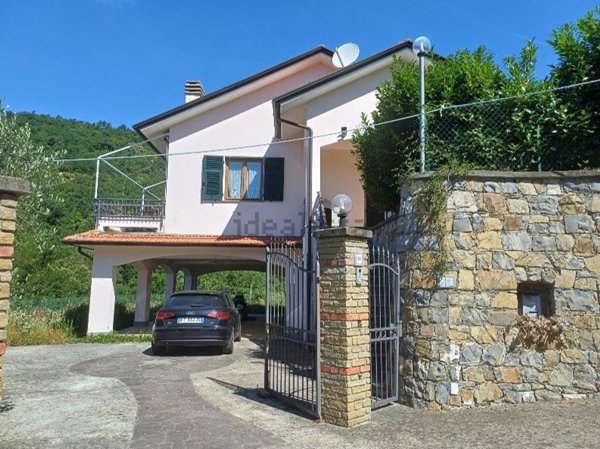 appartamento in vendita a Castiglione Chiavarese
