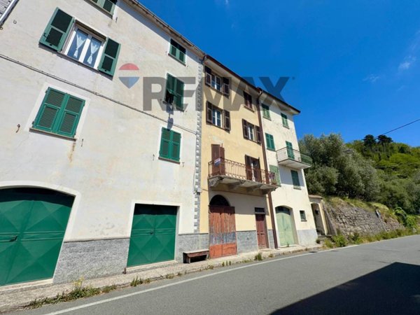 casa indipendente in vendita a Castiglione Chiavarese in zona Missano