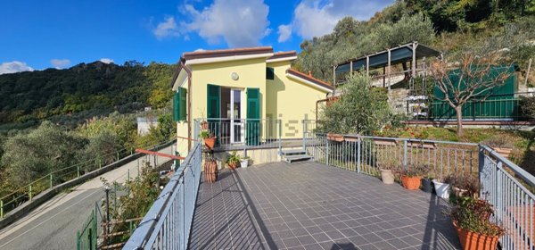 casa indipendente in vendita a Castiglione Chiavarese in zona Campegli