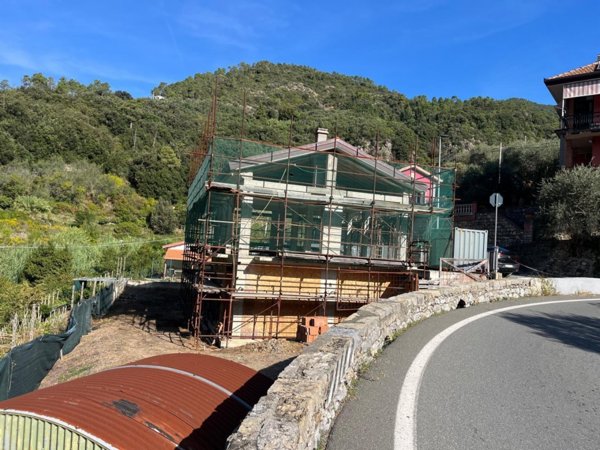 casa indipendente in vendita a Castiglione Chiavarese in zona Campegli