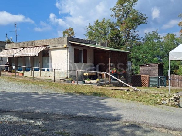 negozio in vendita a Castiglione Chiavarese