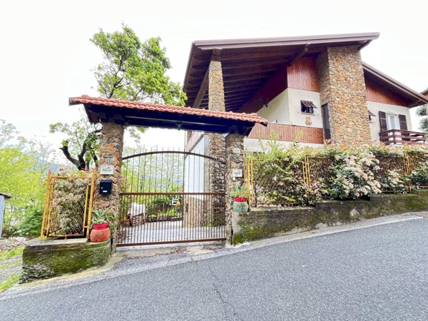 casa indipendente in vendita a Ceranesi