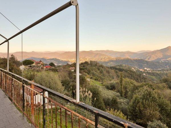casa indipendente in vendita a Ceranesi in zona Livellato
