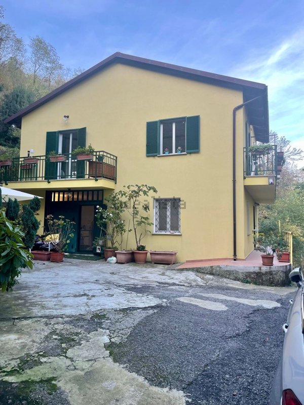 casa indipendente in vendita a Ceranesi
