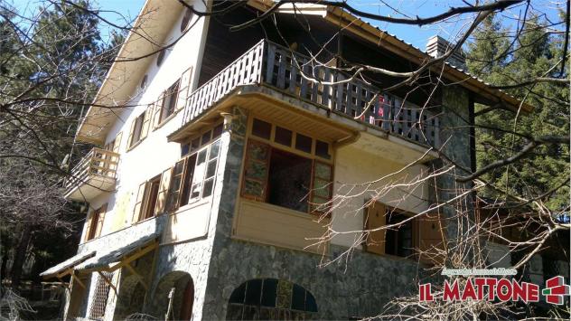 casa indipendente in vendita a Ceranesi in zona Piani di Praglia
