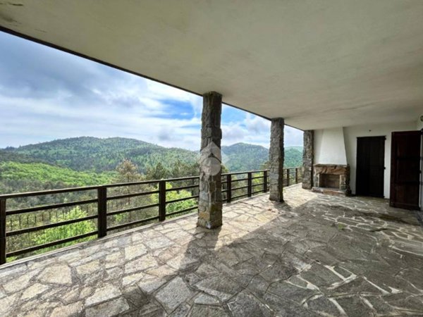 casa indipendente in vendita a Ceranesi in zona Piani di Praglia