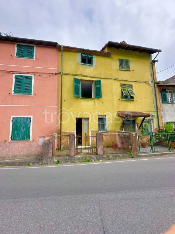 casa indipendente in vendita a Ceranesi