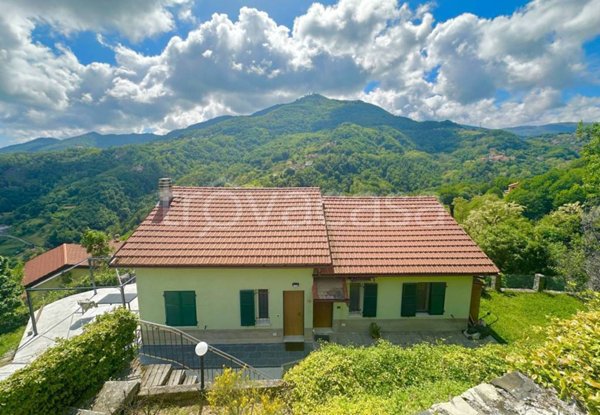 casa indipendente in vendita a Ceranesi