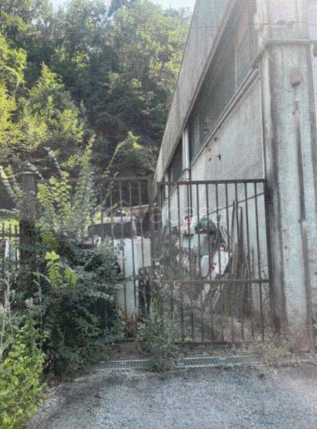 locale commerciale in vendita a Ceranesi in zona Paravanico