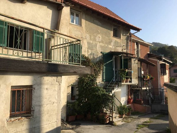 casa indipendente in vendita a Ceranesi in zona Paravanico