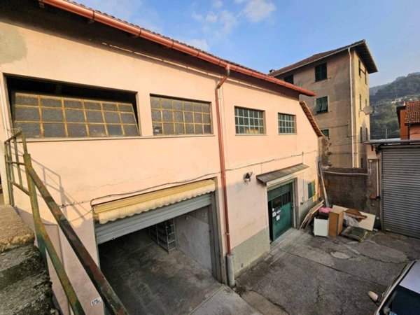 negozio in vendita a Ceranesi in zona Ferriera