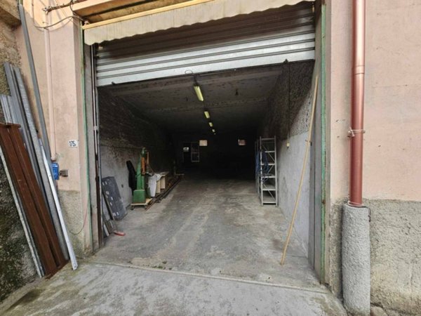 locale commerciale in vendita a Ceranesi