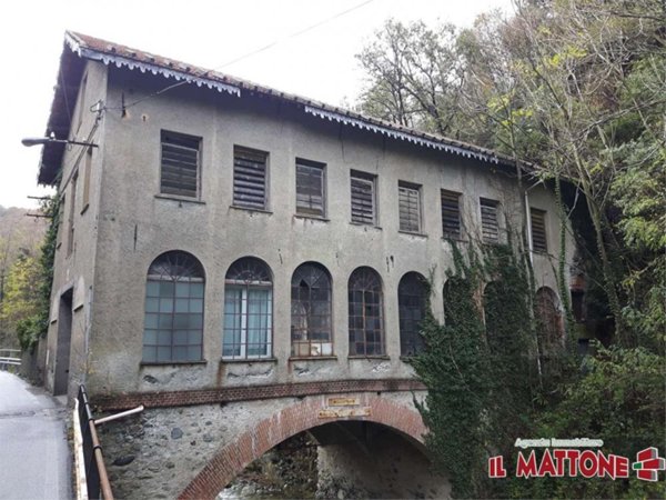 locale di sgombero in vendita a Ceranesi in zona Paravanico