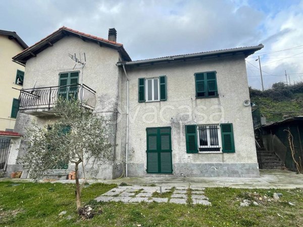 casa indipendente in vendita a Ceranesi