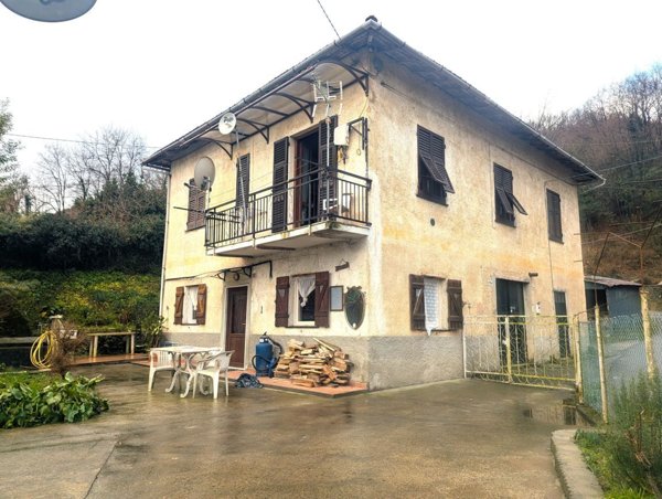 casa indipendente in vendita a Ceranesi in zona Torbi