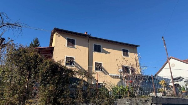 casa indipendente in vendita a Ceranesi