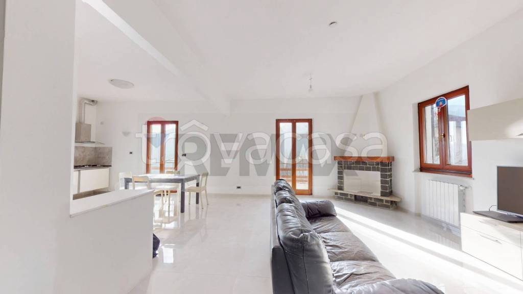 casa indipendente in vendita a Ceranesi in zona Paravanico