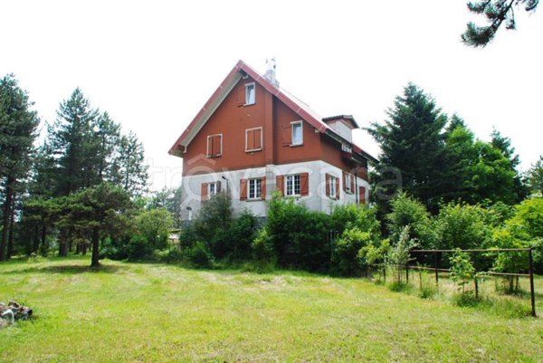 casa indipendente in vendita a Ceranesi in zona Piani di Praglia