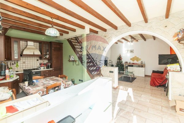 casa indipendente in vendita a Ceranesi