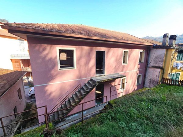 casa indipendente in vendita a Ceranesi