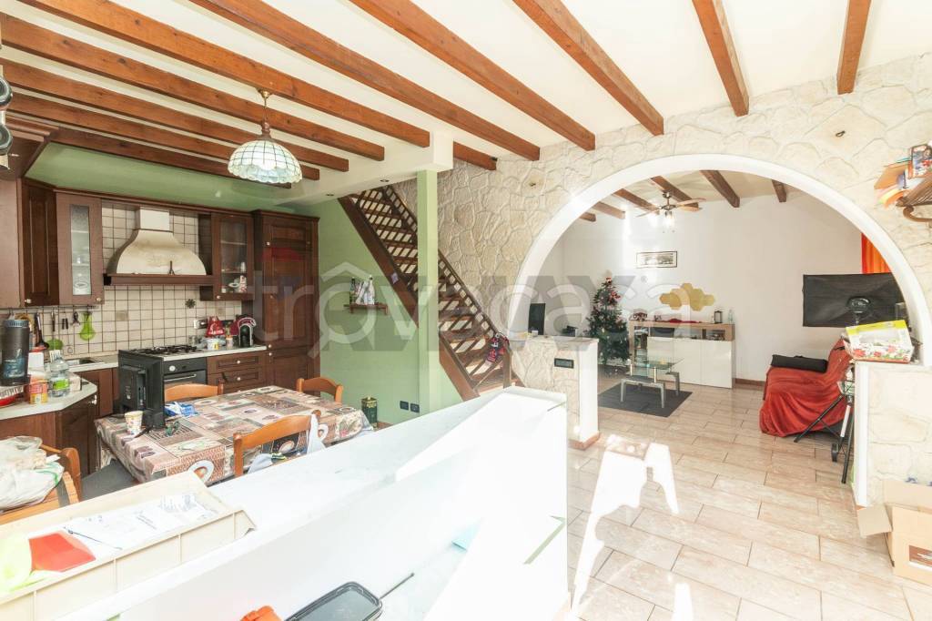 casa indipendente in vendita a Ceranesi