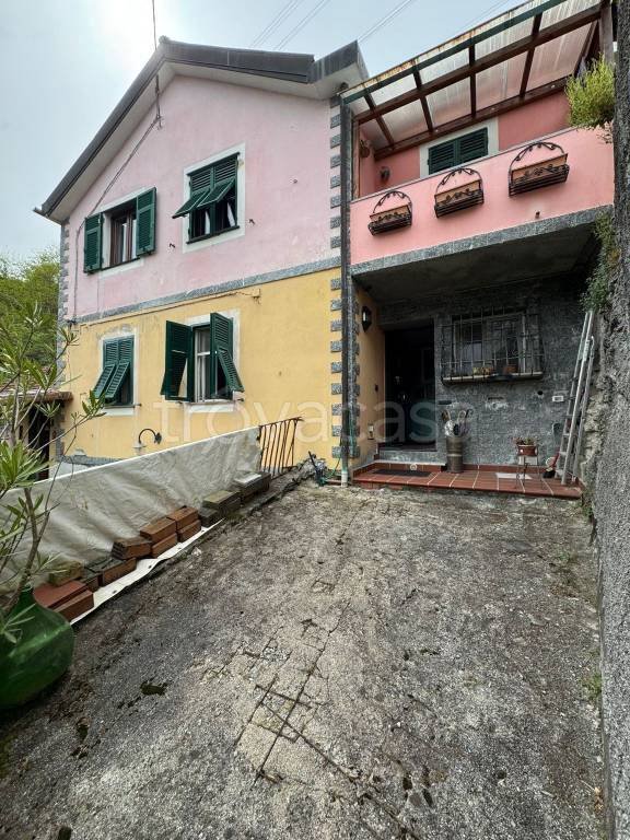 casa indipendente in vendita a Ceranesi