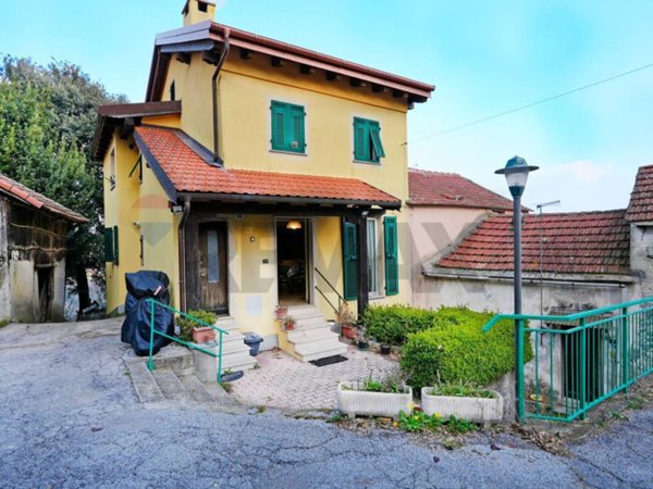casa indipendente in vendita a Ceranesi in zona Livellato
