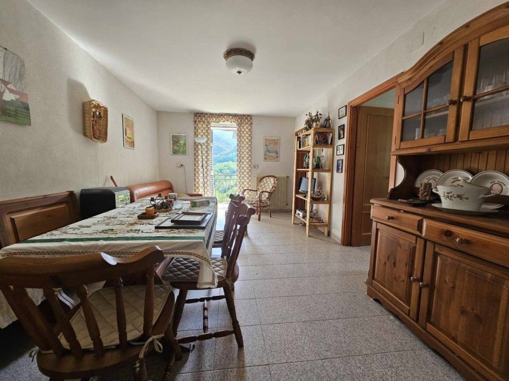 appartamento in vendita a Ceranesi in zona Paravanico