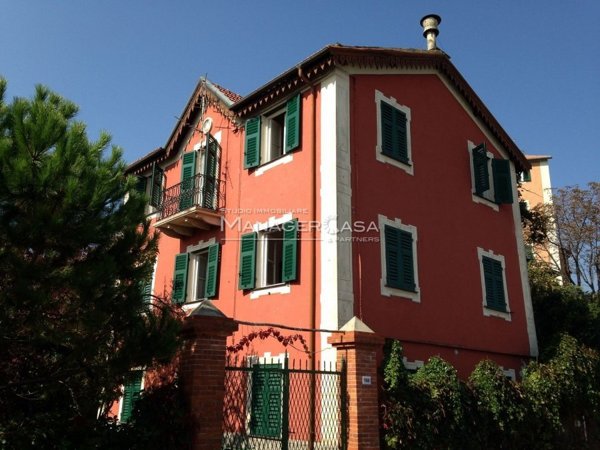 casa indipendente in vendita a Ceranesi in zona Ferriera