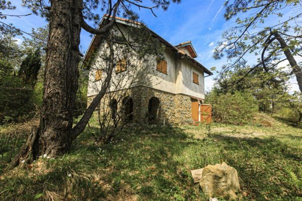 casa indipendente in vendita a Ceranesi in zona Piani di Praglia