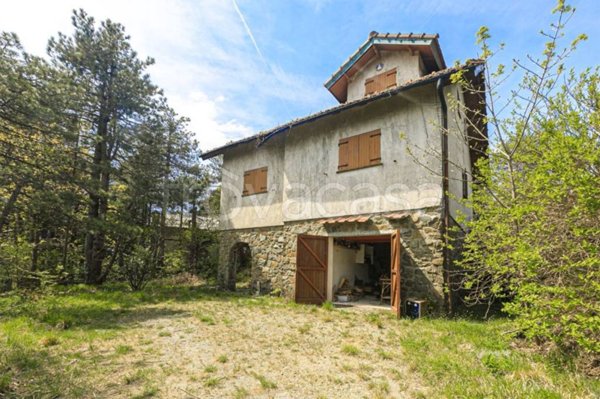 casa indipendente in vendita a Ceranesi in zona Piani di Praglia