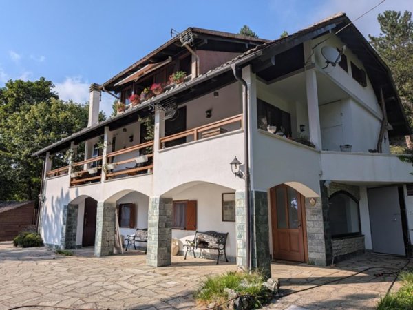 casa indipendente in vendita a Ceranesi in zona Piani di Praglia